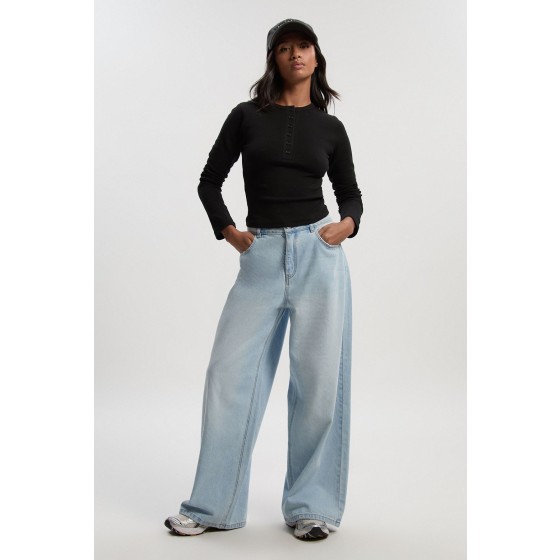 Petite Mid Waist Loose Fit Wide Leg Jean