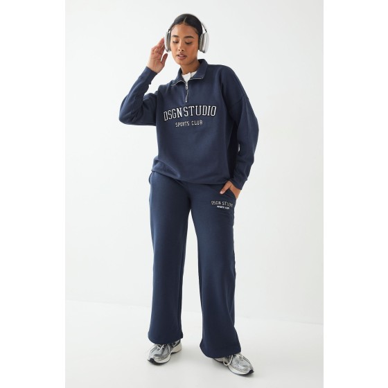 Petite DSGN Studio Applique Straight Leg Jogger