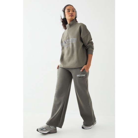 Petite DSGN Studio Applique Straight Leg Jogger